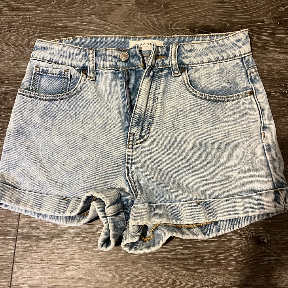 Pacsun Mom Shorts, Size 25 light wash denim shorts